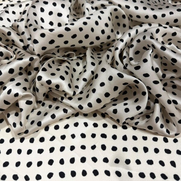 SEDA PURA - POÁ P&B SEDA PURA - POÁ P&B