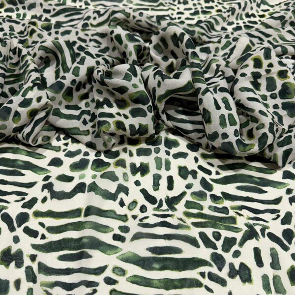 GEORGETTE DE VISCOSE - ANIMAL PRINT ESTILIZADO VERDE GEORGETTE DE VISCOSE - ANIMAL PRINT ESTILIZADO VERDE