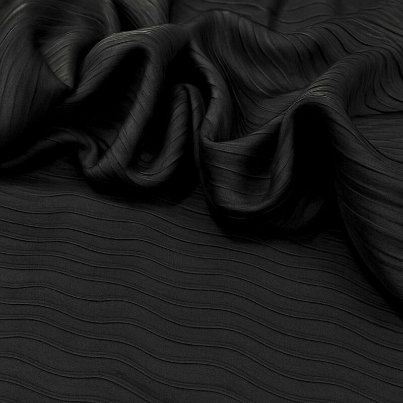 LUMINOUS PLISSADA - PRETA LUMINOUS PLISSADA - PRETA
